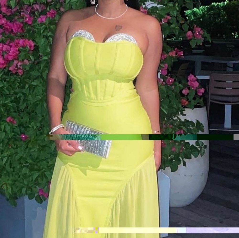 Women Maxi dress size small Made by Fashion Nova